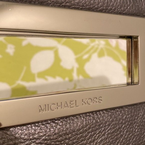 Michael Kors clutch - Picture 5 of 5